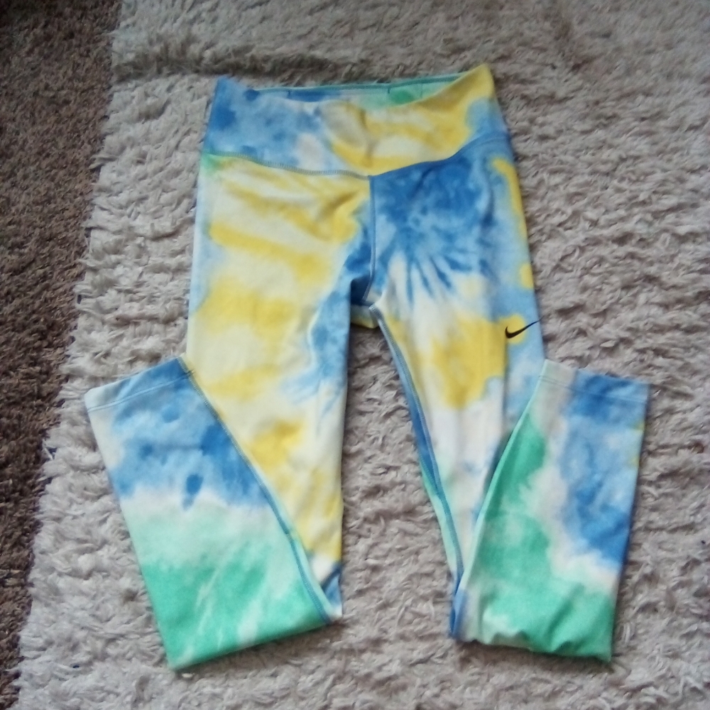 Nike leggings. Athletic colorful.
